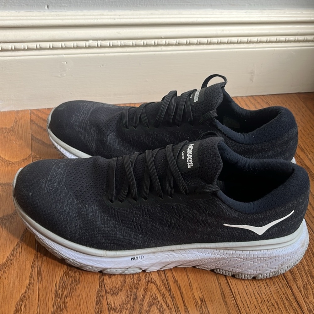 HOKA ONE ONE CAVU PROFLY BLACK/GREY WOMENS SIZE 9.5